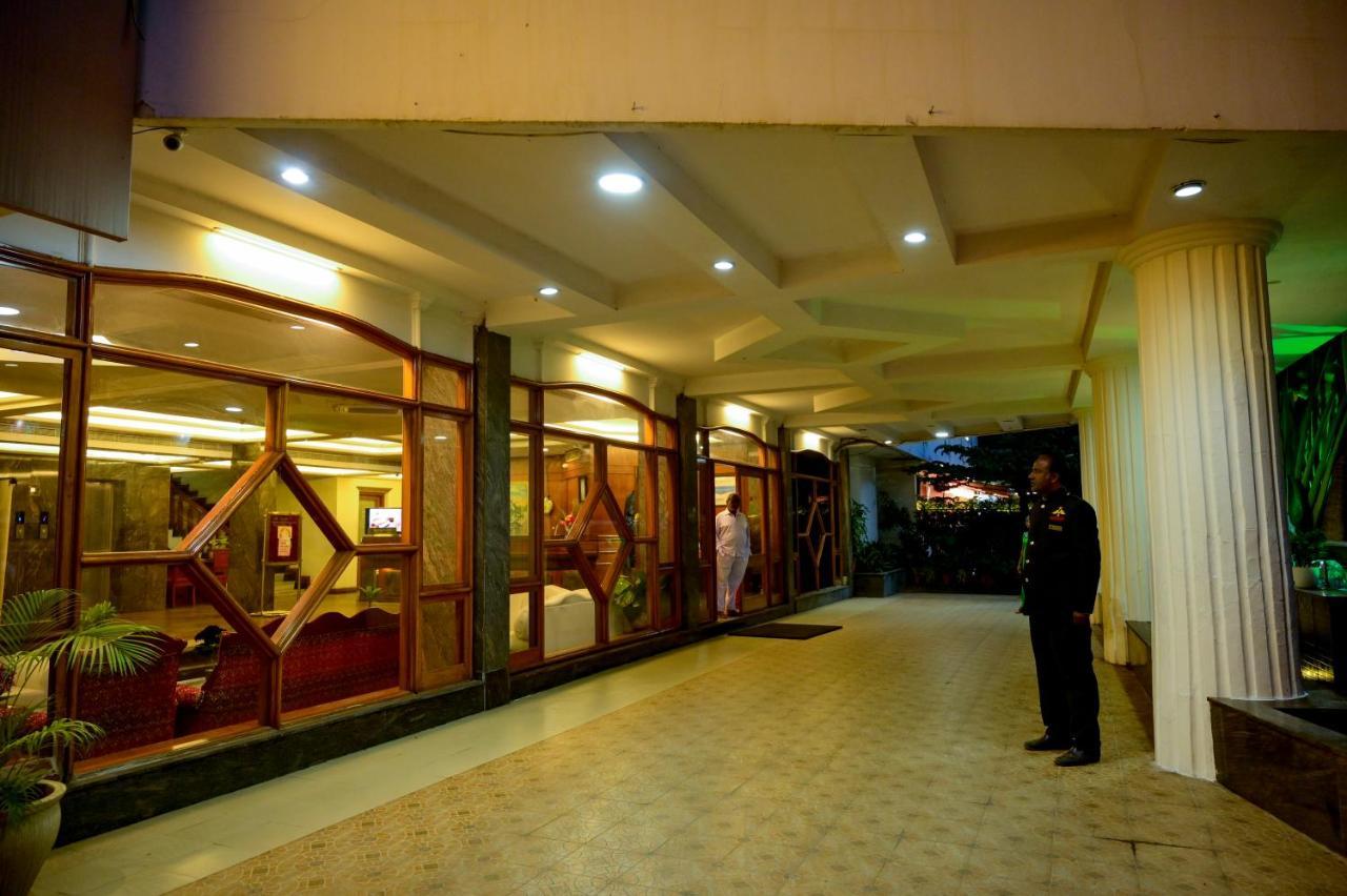 Maya'S Kings Kourt Mysore Εξωτερικό φωτογραφία